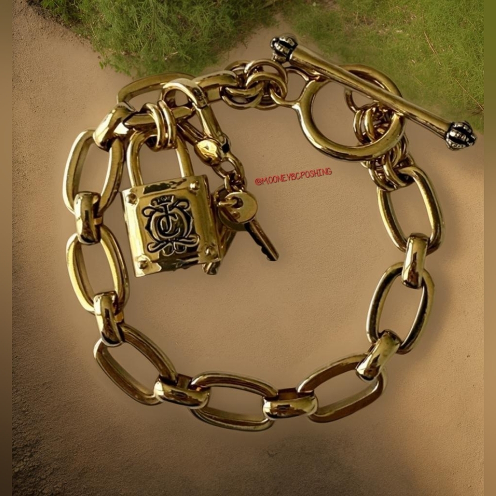 Juicy Couture Vintage 2000’s Padlock Chunky Charm Bracelet -Gold-Tone